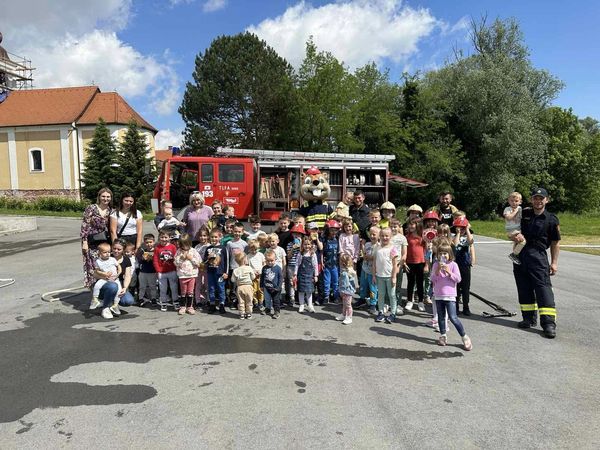 Učenici sudjelovali u pokaznoj vatrogasnoj vježbi DVD Sopje