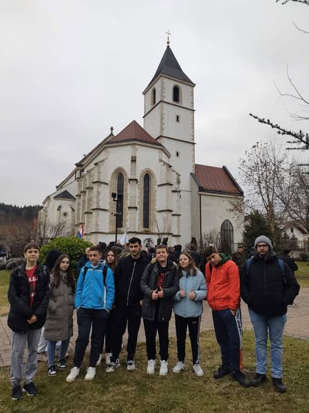 Učenici 7. i 8. razreda odali počast voćinskim žrtvama