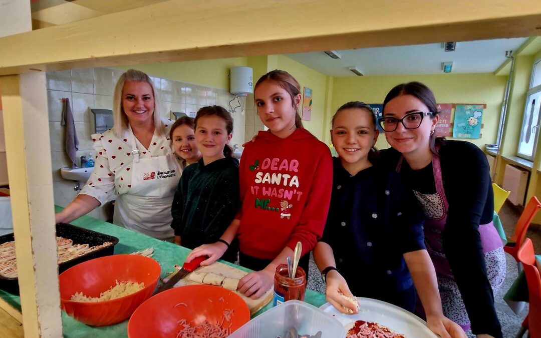 Da bi starost mogla sjati i moja kaplja pomaže ju tkati