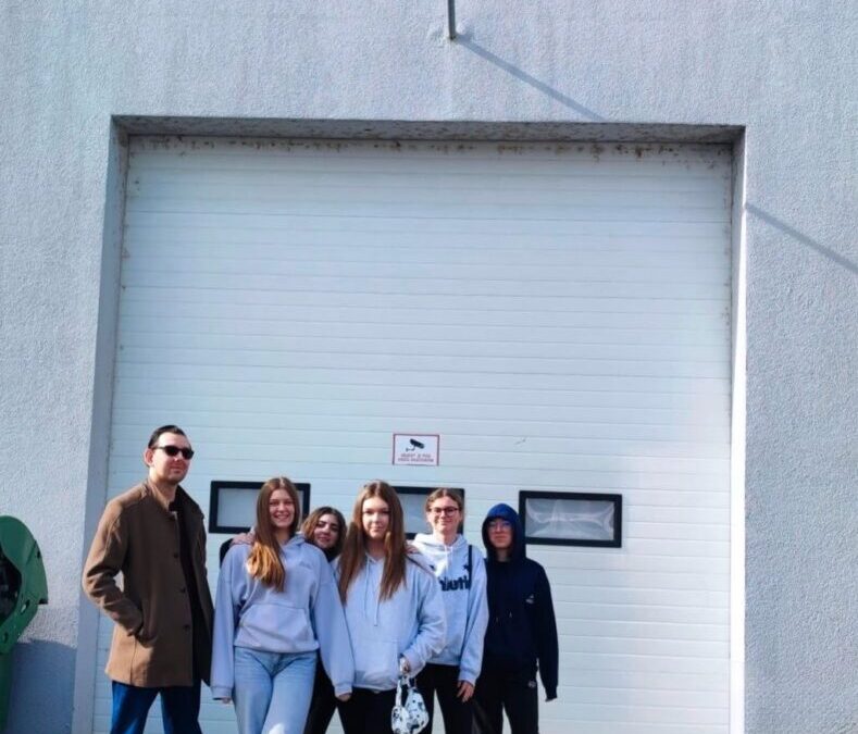 uČENICI 8. RAZREDA NA SAJMU STRUKOVNIH ZANIMANJA