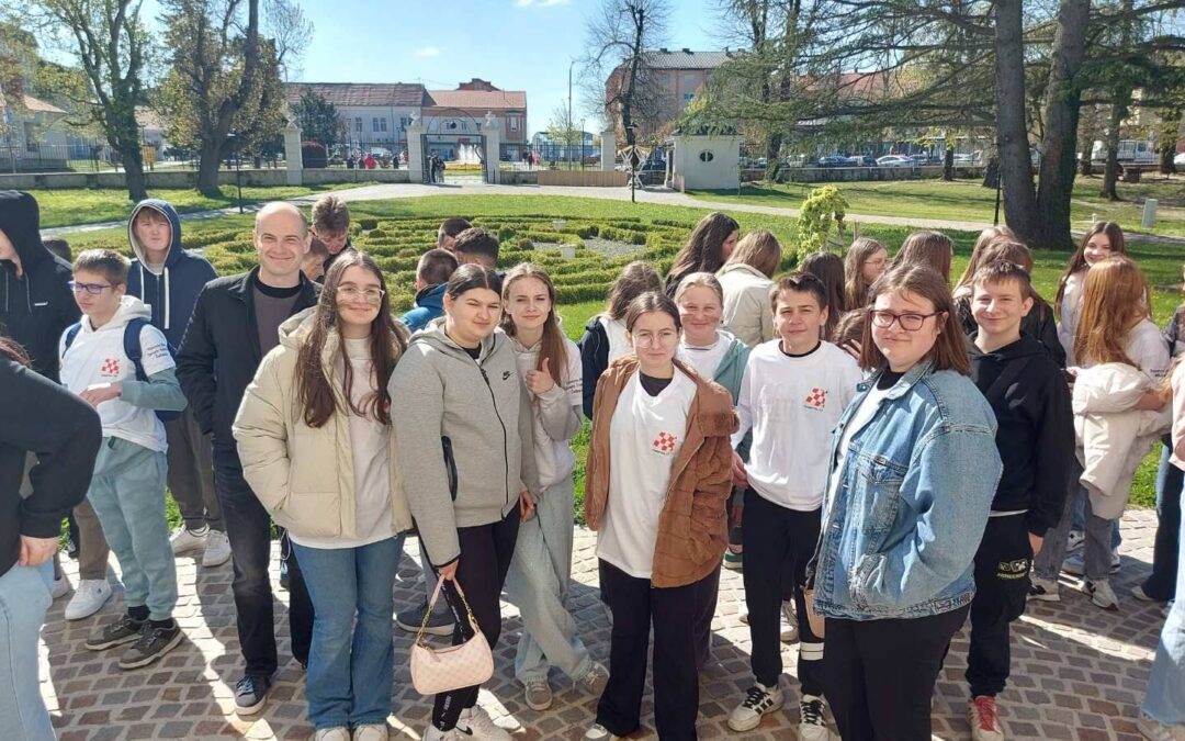 Posjet vojarni u Našicama u sklopu projekta Domovina i ja