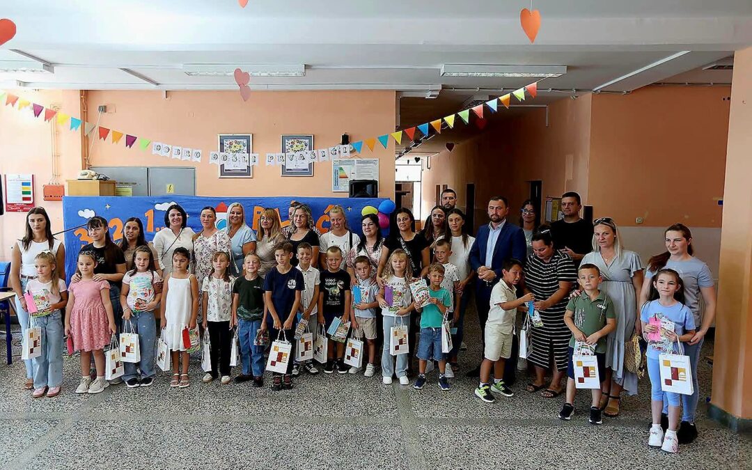 Dragi naši prvašići,Sretno u školskim klupama!